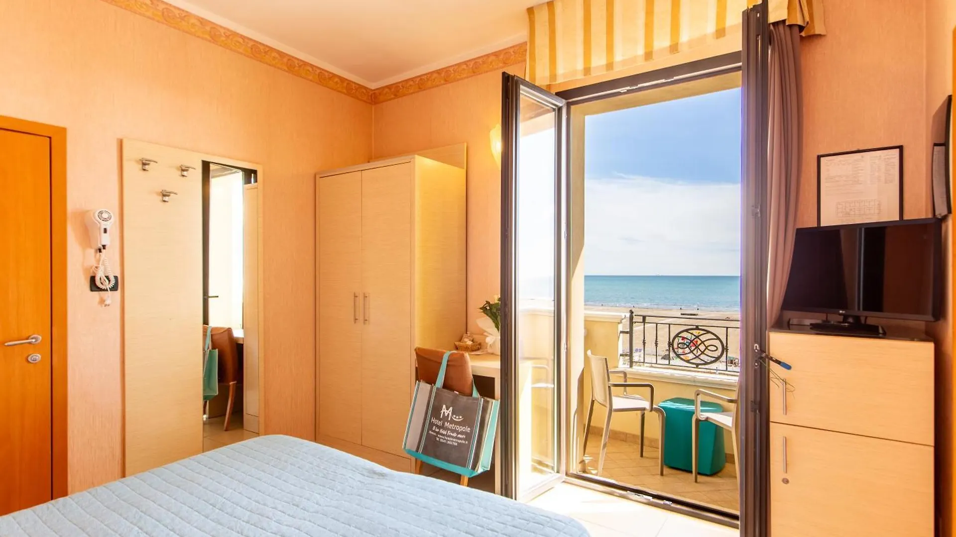 Hotel Metropole Rimini 3*,  Italy