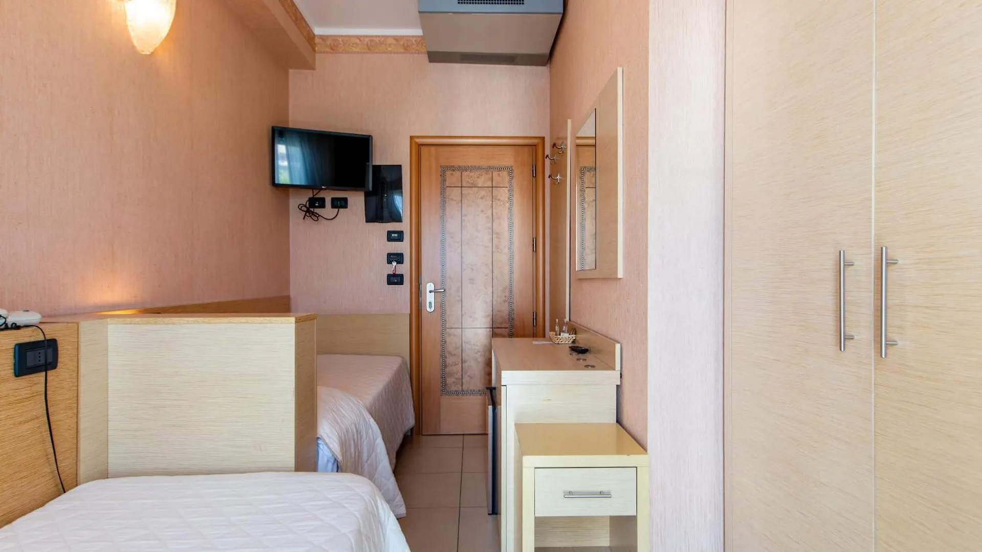 ***  Hotel Metropole Rimini Italy