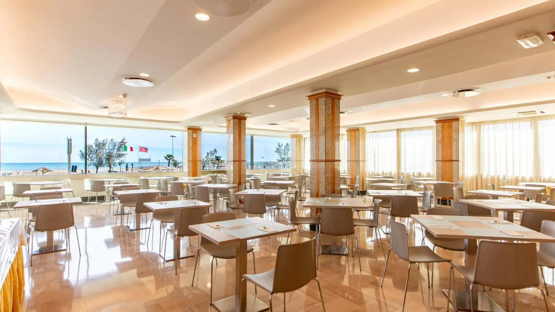 Hotel Metropole Римини
