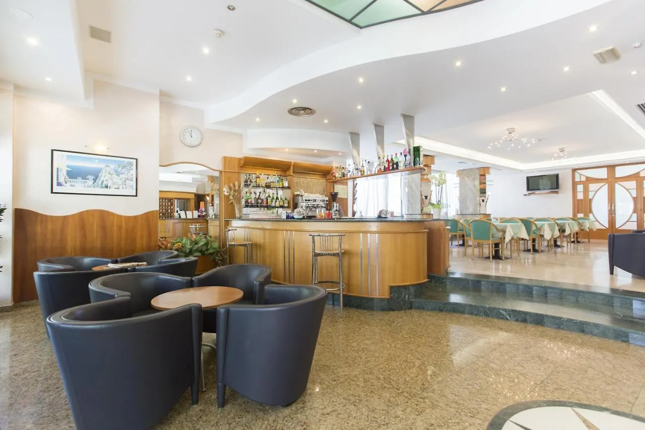 Hotel Metropole Римини